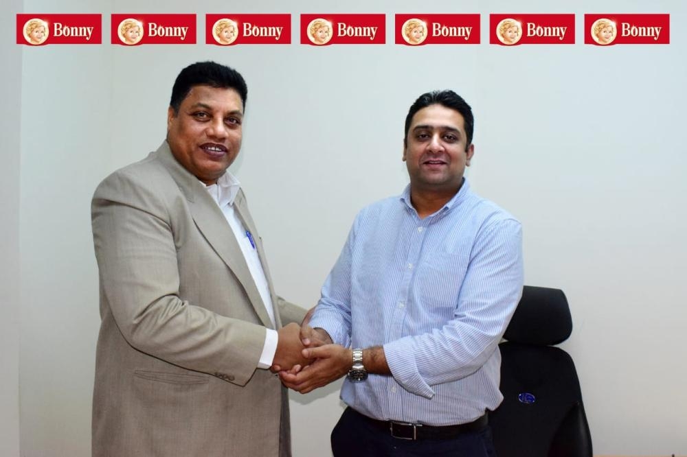 Sharib Zameer (R), regional manager, Brands KSA, with JCA's Ahmed Bin Mahfooz