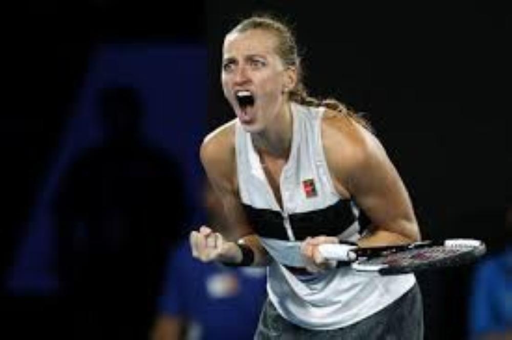 Top seed Petra Kvitova beat Belarusian Victoria Azarenka 6-2 7-6(3) in the St Petersburg Ladies Trophy on Wednesday.