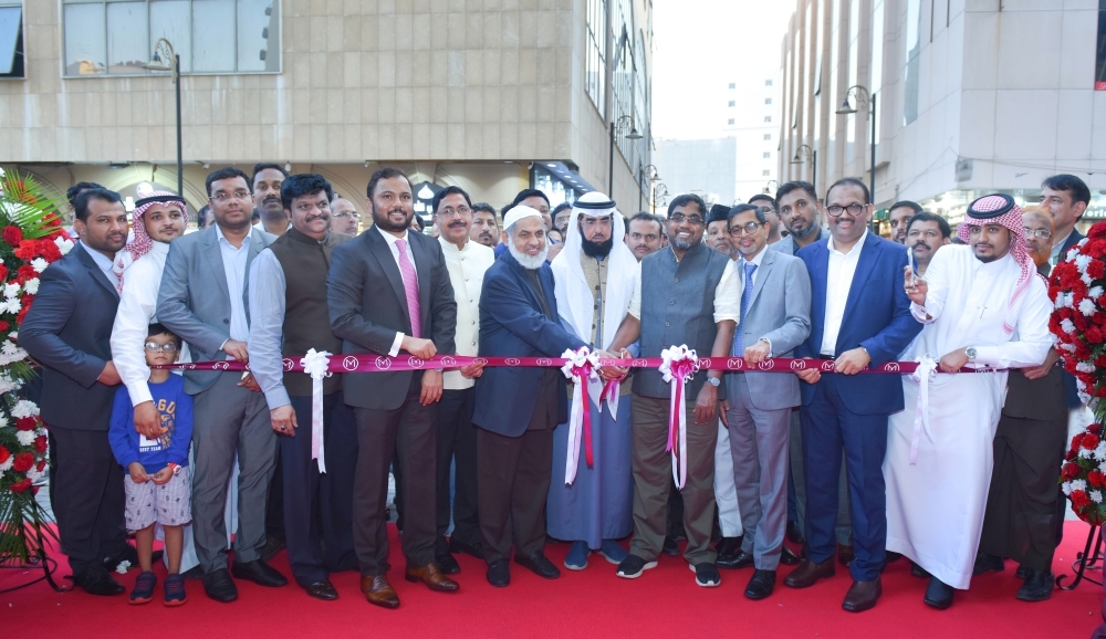 The 13th showroom in Saudi Arabia was inaugurated last Feb. 6 by MP Ahammed, Chairman, Malabar Group in the presence of Dr. PA Ibrahim Haji, Co-Chairman, Malabar Group, Wasim Mohammed Al Qahtani, Partner Malabar Gold & Diamonds, KSA, Shamlal Ahamed, Managing Director – International Operations, Malabar Gold & Diamonds, Abdul Salam KP, Group Executive Director, Malabar Group, Gaffoor Edakkuni, Regional Director, Malabar Gold & Diamonds, other directors, management team members, media & well-wishers in Gold Souk Al Balad, Jeddah