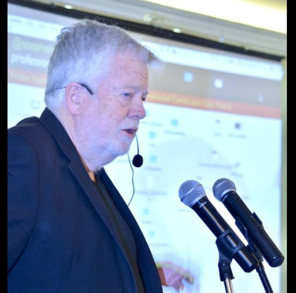 


Professor Stephen Heppell presents his paper at the “21st Century Skills”.