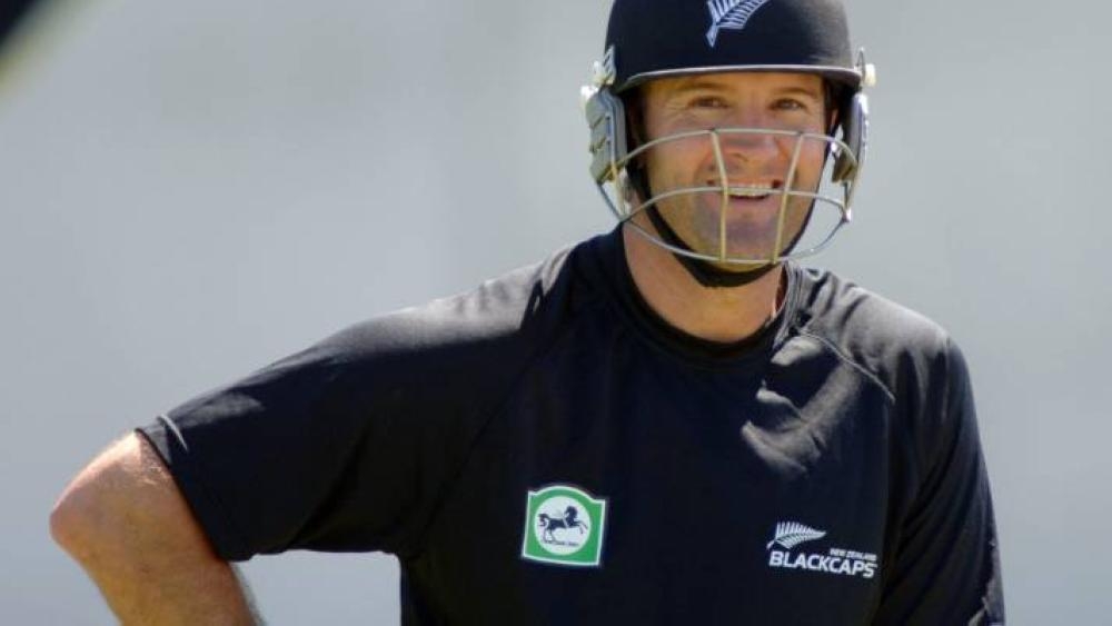 New Zealand spinner Nathan Astle will resume his stop-start Test career against Bangladesh.