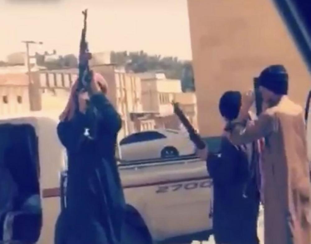 Police arrest gun-toting youngsters