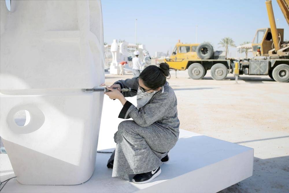 23 sculptors take part in Tuwaiq symposium