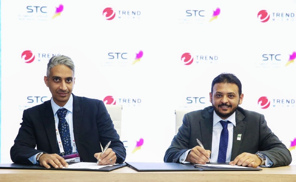 


Jehad AlTwairki, Vice President for Business Solutions, STCS, and Muayad Simbawa, Director for Enterprise Business, Trend Micro