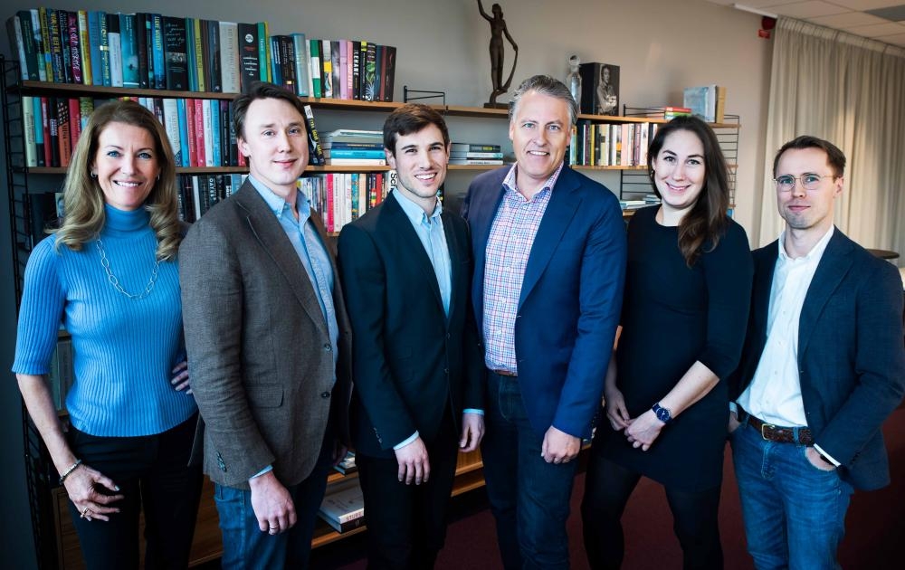 Board and investors, from left: Ulrica Saxon (Bonnier), Sebastian Bond (Kitab Sawti), Anton Pollak (Kitab Sawti), Niklas Eklund (Kitab Sawti), Elisabeth Ålander (Bonnier) Victor Bodin (Bonnier)


