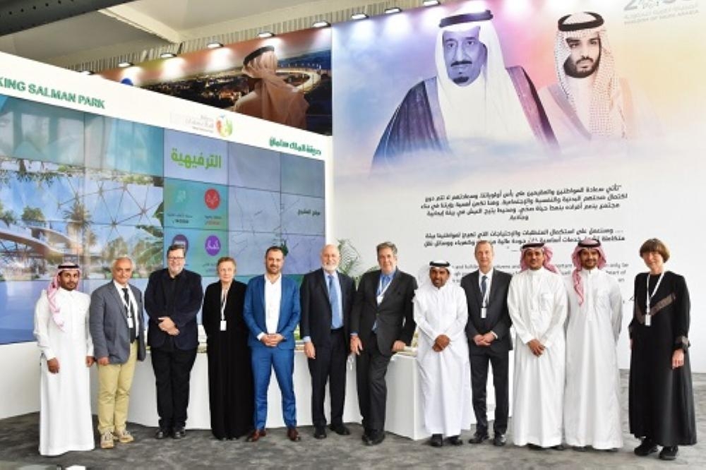 Group picture of the international experts 