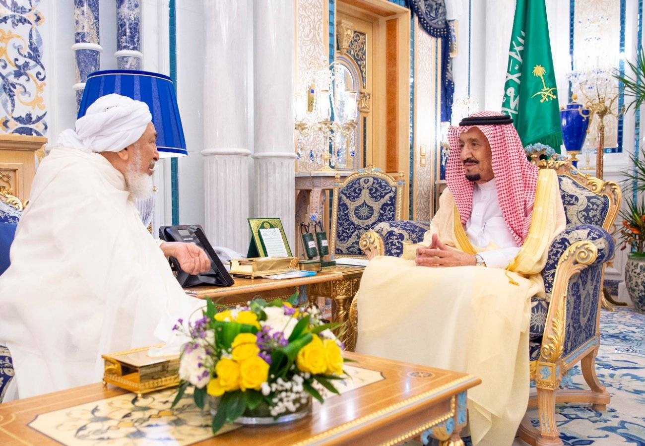 Custodian of the Two Holy Mosques King Salman receives President of the UAE Ifta Council Sheikh Abdullah Bin Bayyah at Al-Salam Palace in Jeddah on Sunday.