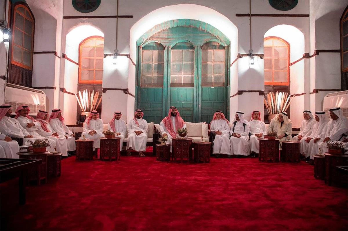 Crown Prince Muhammad Bin Salman meets with a group of Saudi intellectuals in Jeddah on Friday. — SPA