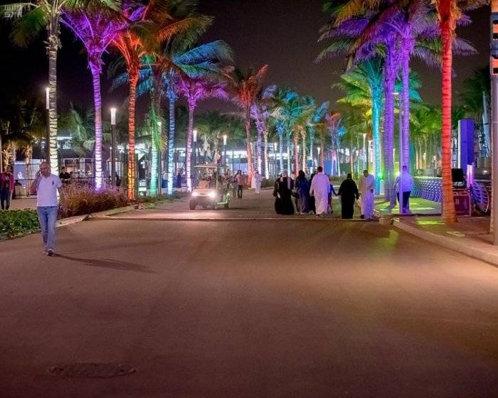 Various live performances and talent shows are taking place in malls within the “XJED” region, alongside a wide selection of family restaurants, cafes, and shopping centers. — Courtesy photo