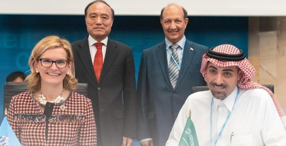 Nawaf Al-Sahhaf, right, CEO of BADER program for incubators and technology accelerators and Doreen Bogdan-Martin, director of the ITU Telecommunication Development Bureau, left, sign the document for the management of the Pan-Arab Technology Incubators' Network in Geneva. — SPA