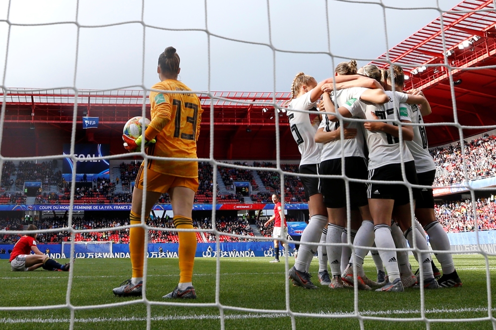 Spain's defender Irene Paredes (L) vies for the ball with Germany's forward Klara Buhl during the France 2019 Women's World Cup Group B football match on Wednesday, at the Hainaut Stadium in Valenciennes, northern France. — AFP