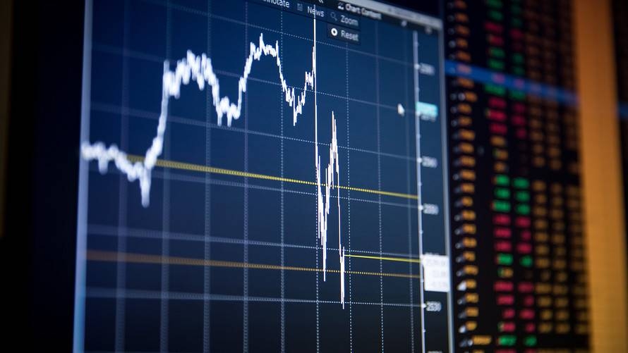 S&P 500 hits all-time high as Fed signals rate cuts