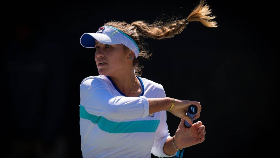 American 20-year-old Sofia Kenin saved three match points on her way to beating third seed Belinda Bencic in the Mallorca Open grasscourt final on Sunday.