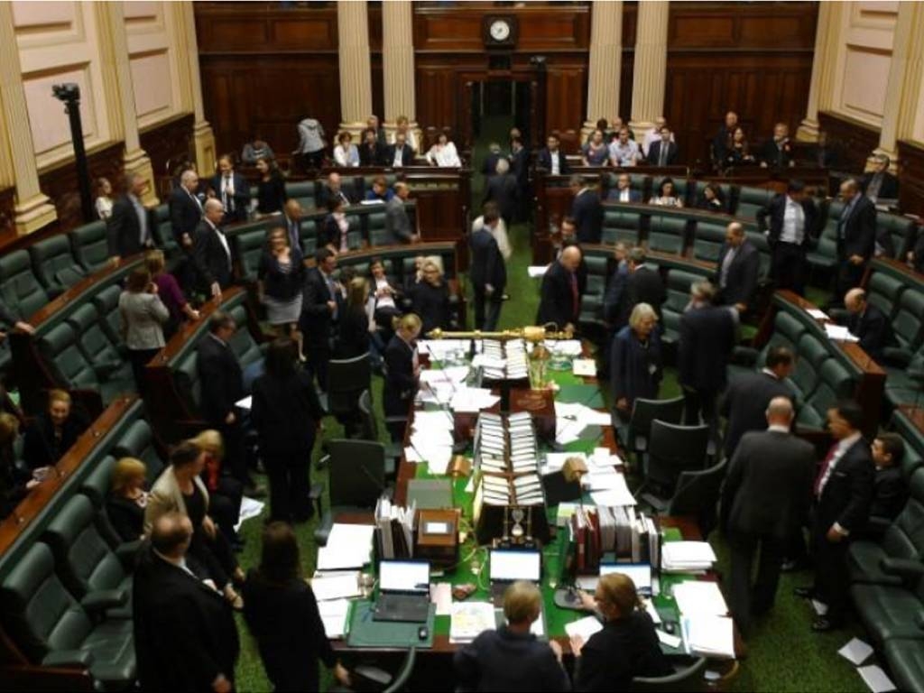 Australia senate backs $110bn tax cut plan to boost economy