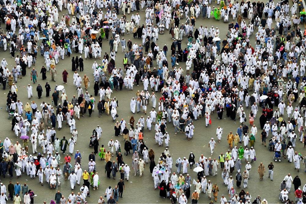 Pilgrims are on their way back to their respective camps in Mina. — SPA