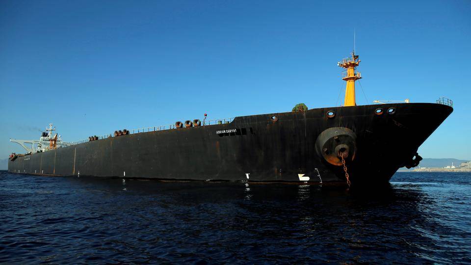 Iranian tanker switches destination, heads to Turkey
