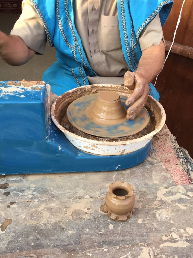 Abolaban’s skills in art of pottery draw huge crowd at Souk Okaz