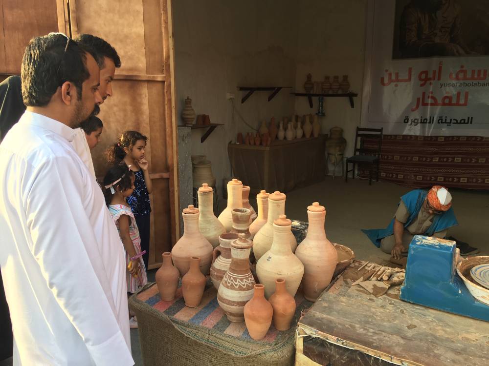 Abolaban’s skills in art of pottery draw huge crowd at Souk Okaz