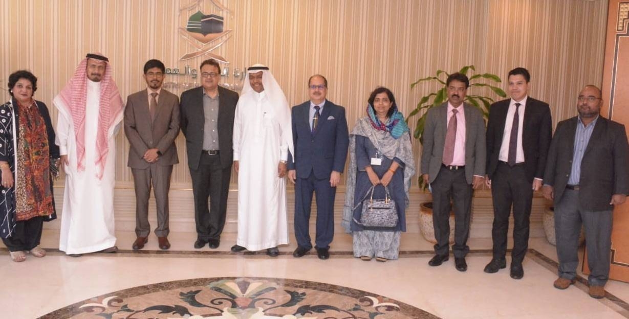 Deputy Minister of Haj Dr. Abdulfattah Mashat (5th from left) receiving Sailesh, secretary of Ministry of Minority Affairs (MoMA) and head of the government of India delegation, (4th from left) at his office in Jeddah. Nigar Fatima Husain, joint secretary and Md. Nadeem, undersecretary of MoMA, India’s Ambassador Dr. Ausaf Sayeed, Consul General Md. Noor Rahman Sheikh and Consul Haj Y. Sabir are also seen. — Courtesy photo