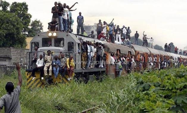 This picture taken on Nov. 8, 2006 shows a commuter train carrying Congolese people in Kinshasa, D.R. Congo. — AFP
