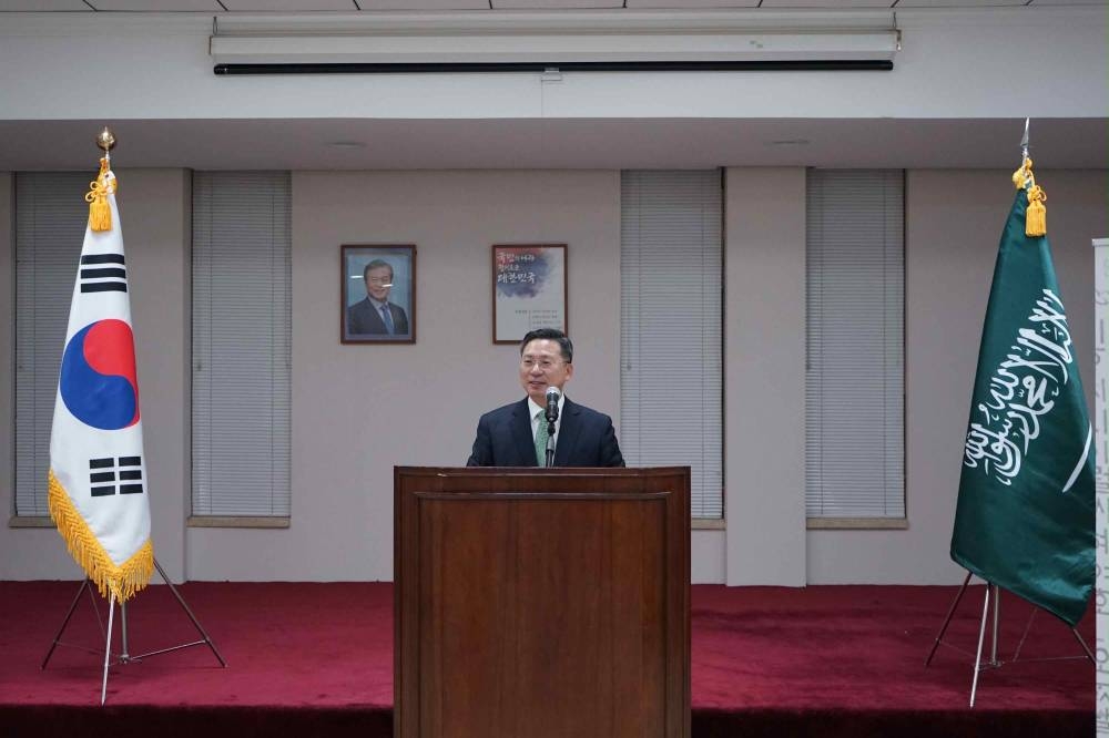 Korean Ambassador Jo Byung-wook with participants of the Korean speech contest in Riyadh, recently. — Photos by Samar Yahya