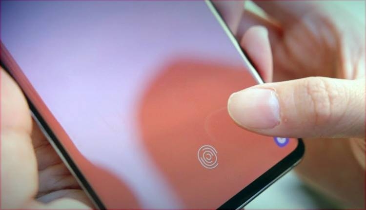 Samsung Electronics on Friday acknowledged a major flaw with its fingerprint system that allows other people to open its top-end smartphones, advising users to delete all registered prints.