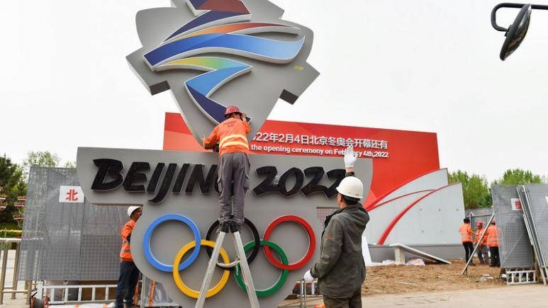 In this file photo taken on May 8, 2019, workers install a Beijing 2022 emblem for a countdown clock to mark the number of days till the opening ceremony of the 2022 Winter Olympic Games, in Zhangjiakou, Hebei province. — Reuters