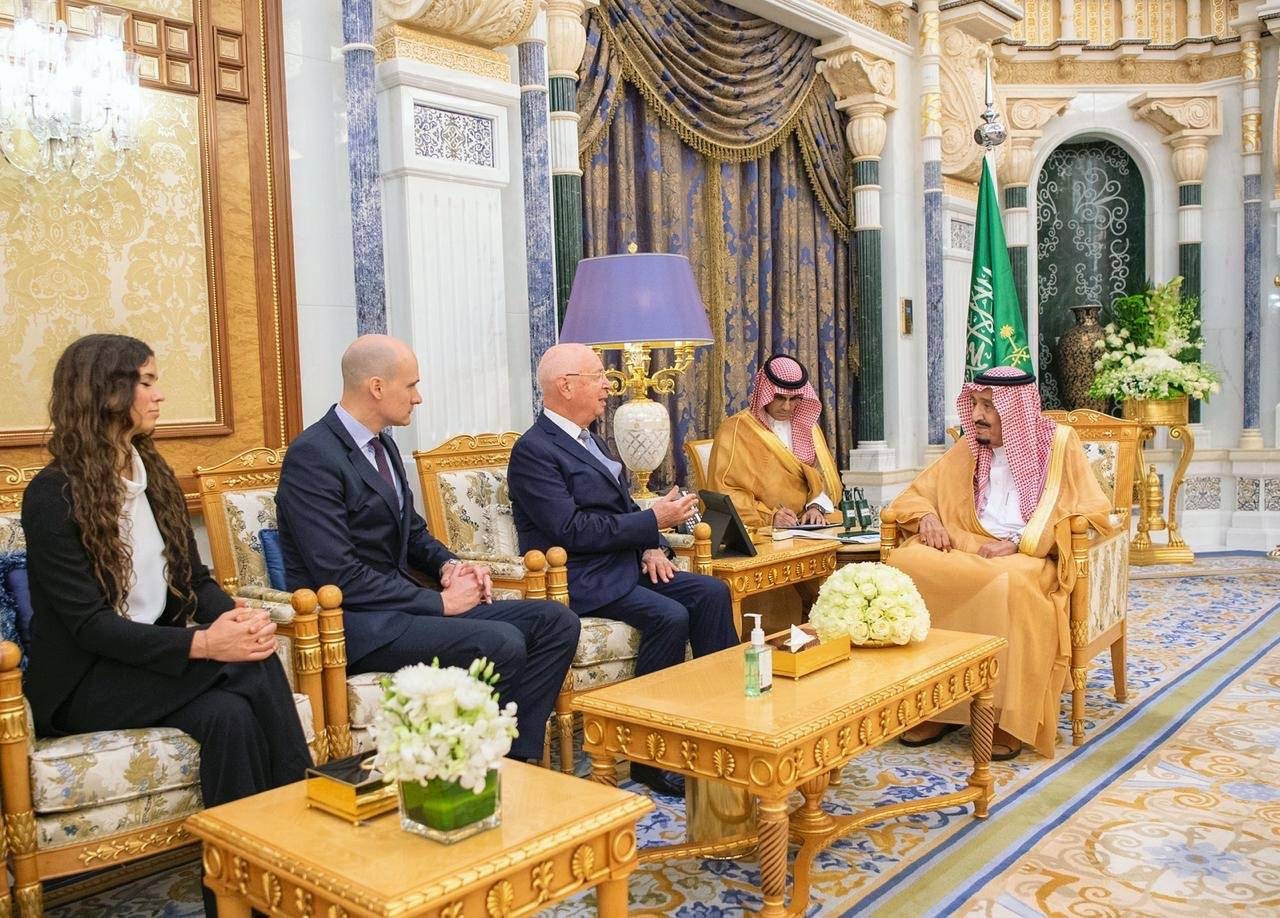 Custodian of the Two Holy Mosques King Salman presents the King Abdulaziz Necklace to President Halimah Yacob of Singapore in Riyadh on Wednesday. — SPA
