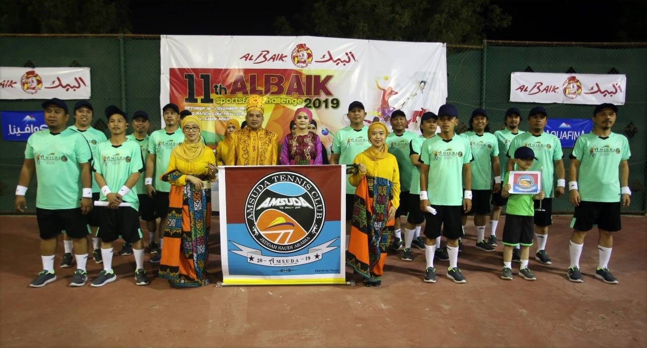 Best in Costume – DPWorld Tennis Club, donning the traditional Flores de Mayo attire.