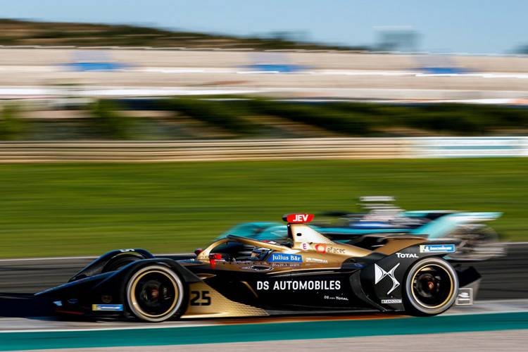 Sebastien Buemi (CHE), Nissan e.Dam, Nissan IMO1 during the Ad Diriyah eprix at Riyadh Street Circuit on Dec. 14, 2018 in Riyadh Street Circuit, Saudi Arabia. — Courtesy photo