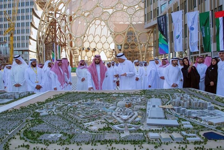 Crown Prince Muhammad Bin Salman, deputy premier and minister of defense, and UAE Vice President and Prime Minister and Dubai Ruler Sheikh Mohammed Bin Rashid are greeted by officials at the Zabeel Palace on Thursday.