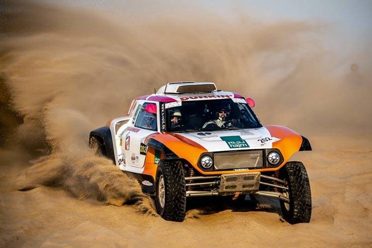 Yazeed Al-Rajhi and Carlos Sainz duel in the desert on Friday.