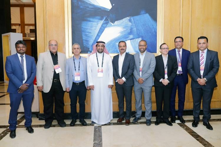 Members of the Fawaz Abdulaziz Alhokair & Co. and Amazon Web Services (AWS) during the cloud technologies empowerment talks.