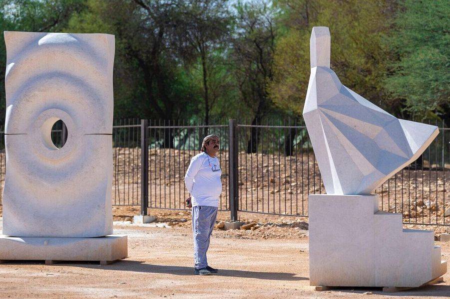 Culture Ministry launches 2nd Tuwaiq International Sculpture Symposium