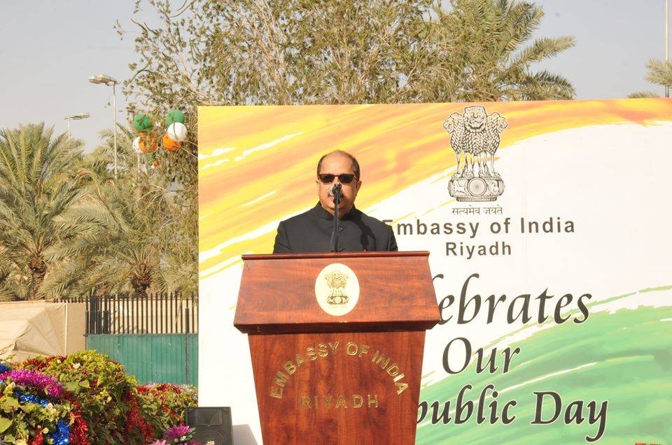 Indian Ambassador Dr. Ausaf Sayeed addressing the community.