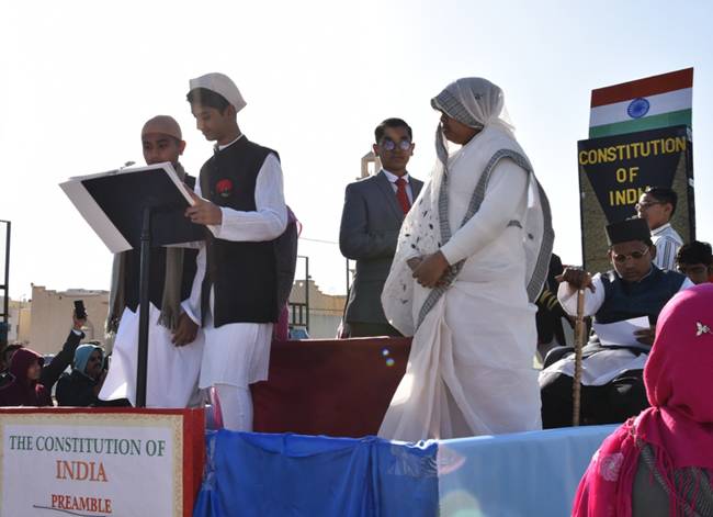 IISD Managing Committee Kaleem Ahmad and Principal and HOI Zubair Ahamed Khan welcomed with a guard of honor.