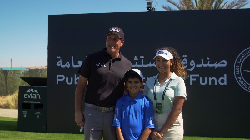 Phil Mickelson meets Layla Al-Telmissani and her brother Omar.