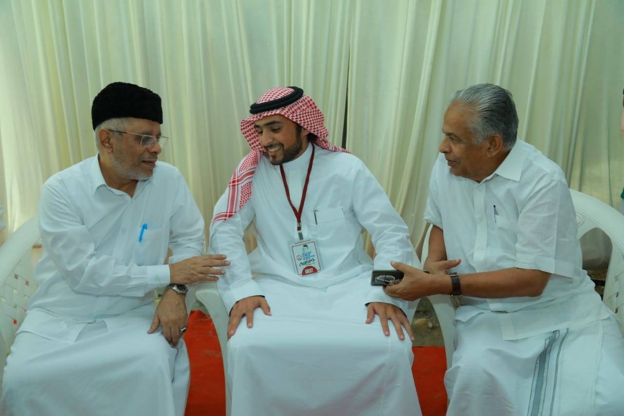 Panakkad Sayed Hyderali Shihab Thangal inaugurates the new premises of Shihab Thangal Charitable Dialysis, Research & Rehabilitation Center, in Kondotty, Kerala.