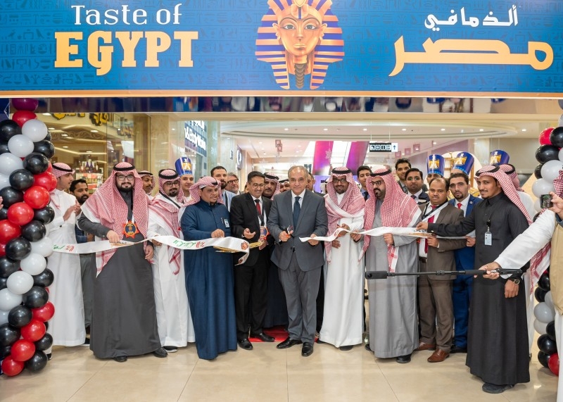 Egyptian Ambassador to Saudi Arabia Ahmed Farouq, Director of LuLu Saudi Hypermarkets Shehim Muhammed, government dignitaries and LuLu officials are seen at LuLu Hypermarket, Atyaf mall, in Riyadh. — SG 