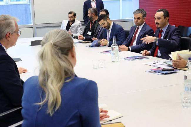 Saudi ambassador to the United Kingdom Prince Khalid Bin Bandar discussing with Imperial College London officials ways to cooperate with Saudi universities.