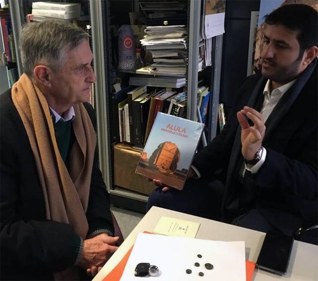 Jean-Claude Lefevre, the geologist, handed over the heritage pieces to Dr. Abdul Rahman Al-Suhaibani, acting director of Museums and Galleries at the Royal Commission in a ceremony at the Arab World Institute in Paris.