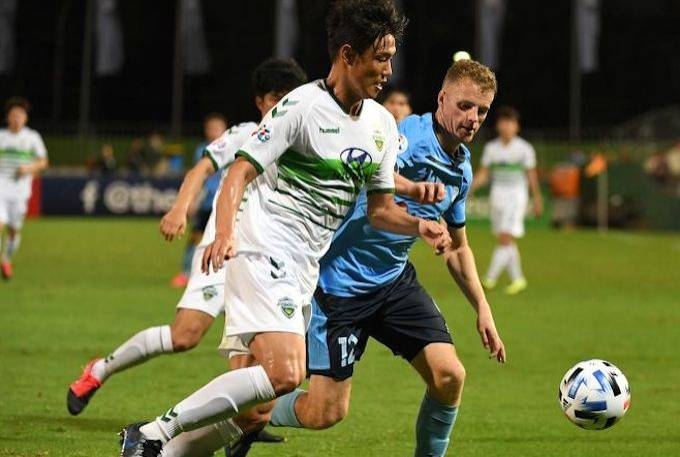 Jeonbuk Hyundai Motors have fought back for a 2-2 draw with Sydney FC in the AFC Champions League. — AFP
