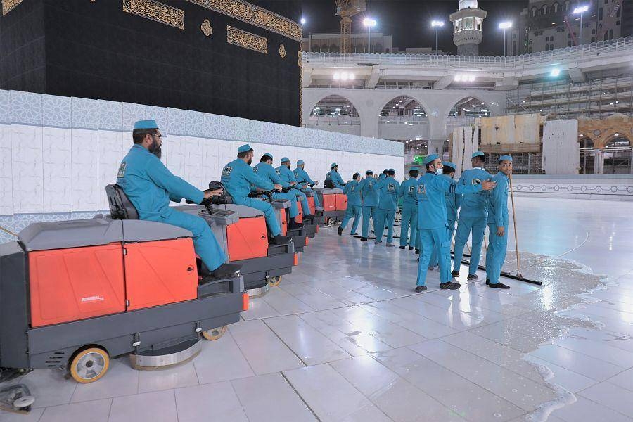 The Mataf (circumambulation area around the Holy Ka’ba) and all the entrances to the Grand Mosque are washed and sterilized seven times per day. — SPA
