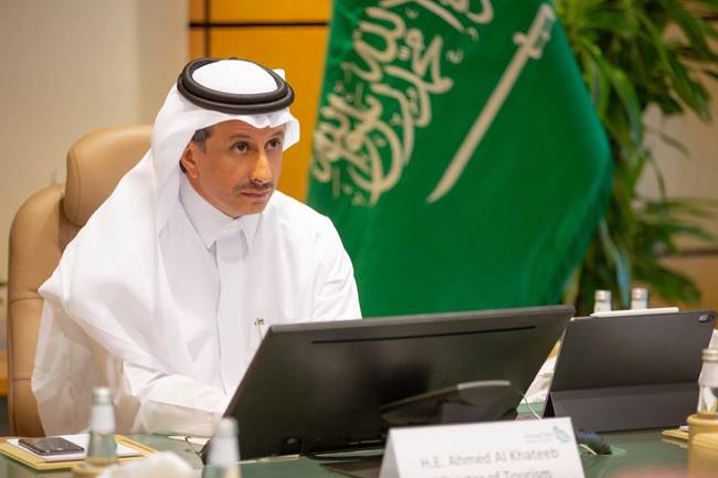 Ahmed Bin Aqeel Al-Khatib, minister of tourism, underscored the importance that the World Tourism Organization, along with the private sector and the entire international community, are to develop concrete and decisive solutions to mitigate the effects of declining tourism revenues at the global level.