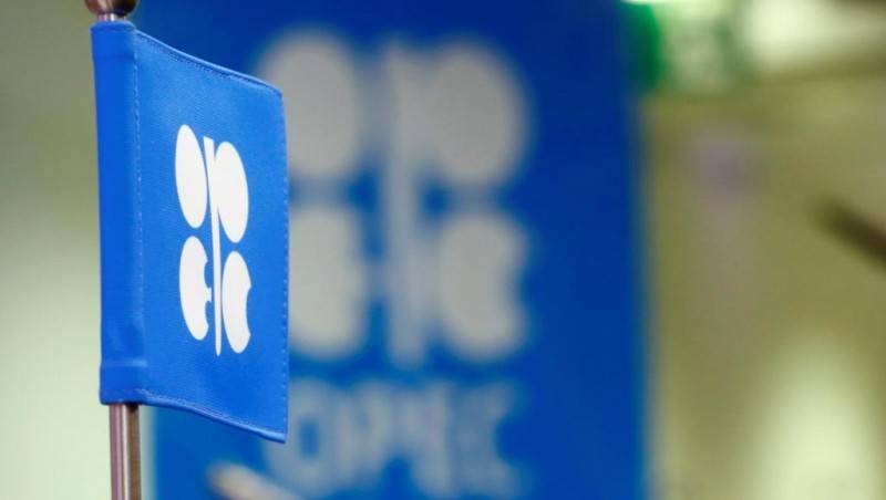 Saudi Arabia calls for an urgent OPEC+ meeting to rebalance oil markets