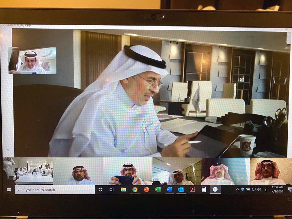 Supervisor General of the King Salman Humanitarian Aid and Relief Centre (KSrelief), Dr. Abdullah Al Rabeeah, signed six new contracts  Wednesday with specialized companies to provide medical support to Yemen and Palestine to combat the COVID-19 pandemic.