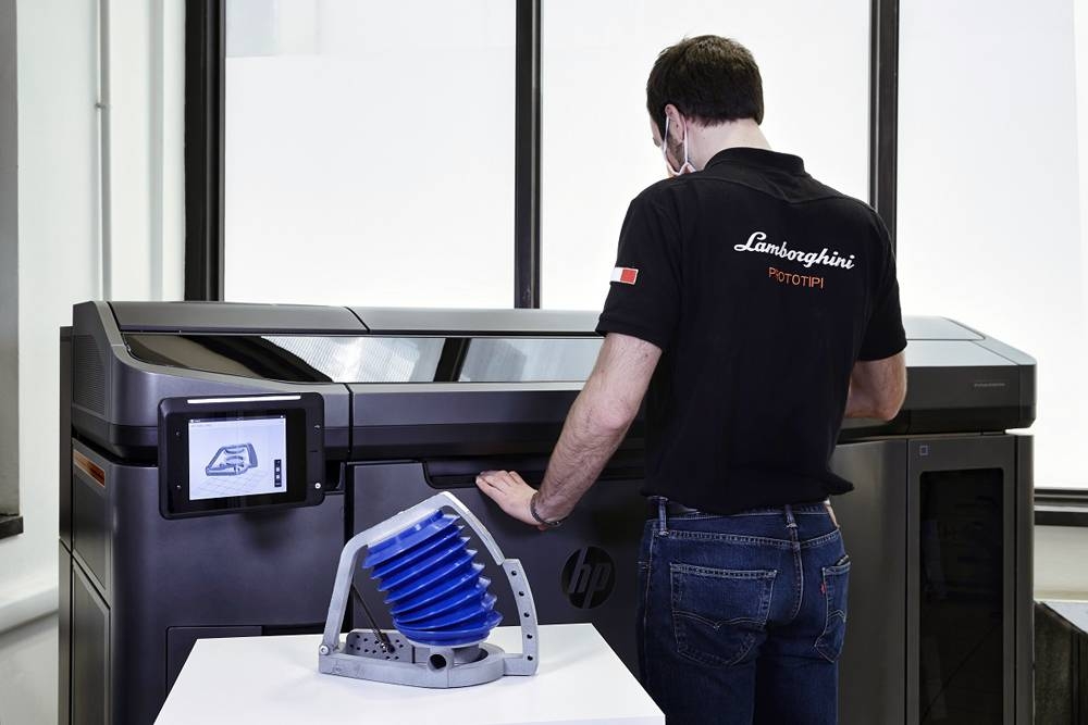 Automobili Lamborghini is supporting Siare in the manufacture of breathing simulators.