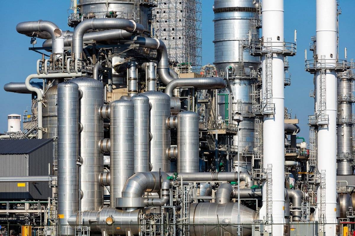 Brent crude, the international standard, was down $1.78 to $26.30 per barrel. Big oil-producing countries have agreed to cut production to help balance supplies with demand, but many analysts say the cuts are not sharp enough to lift prices. — Courtesy photo
