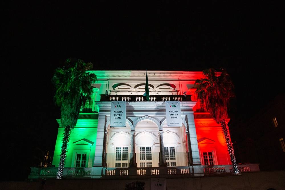 On the occasion of Italy’s Liberation Day, the Embassy of Saudi Arabia in Rome illuminated its headquarters with the colors of the Italian flag, as a sign of solidarity and closeness with Italy in the common struggle against COVID-19.