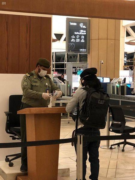 Jawazat in coordination and cooperation with the relevant authorities facilitated the departure procedures of the returnees at the airport and implemented all health precautions to prevent the spread of the coronavirus. — SPA

